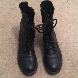 Combat boots